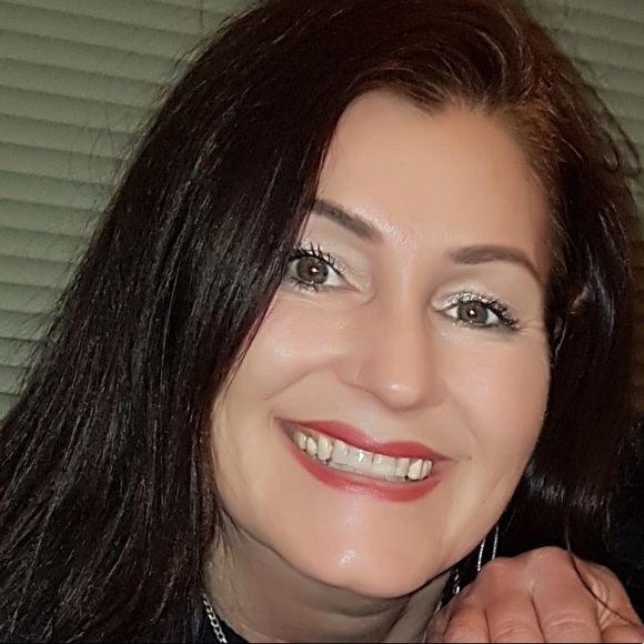 Meet your Posher, Deanna - Picture 1 of 1